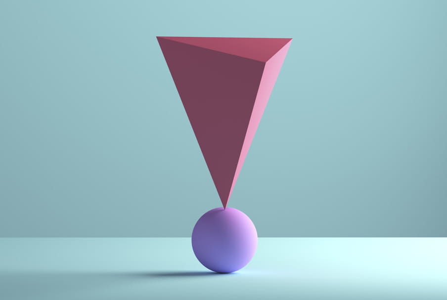 Images illustrating one ball with on top a flipped piramid