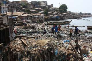 The overcrowded slums of Moa Wharf in eastern Freetown, site of the last Ebola cases in Sierra Leone. Photo by Laurence Ivil