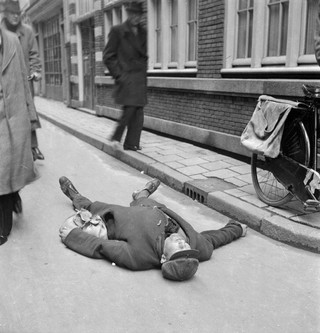 Dutch famine of 1944-45, Amsterdam. Photo by Cas Oorthuys/Hollandse Hoogte 
