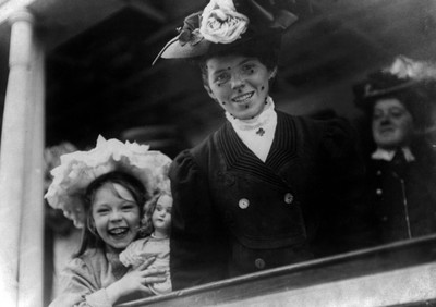Young woman and girl arriving at Ellis Island aboard the S.S. Baltic,1907. Photo by Getty